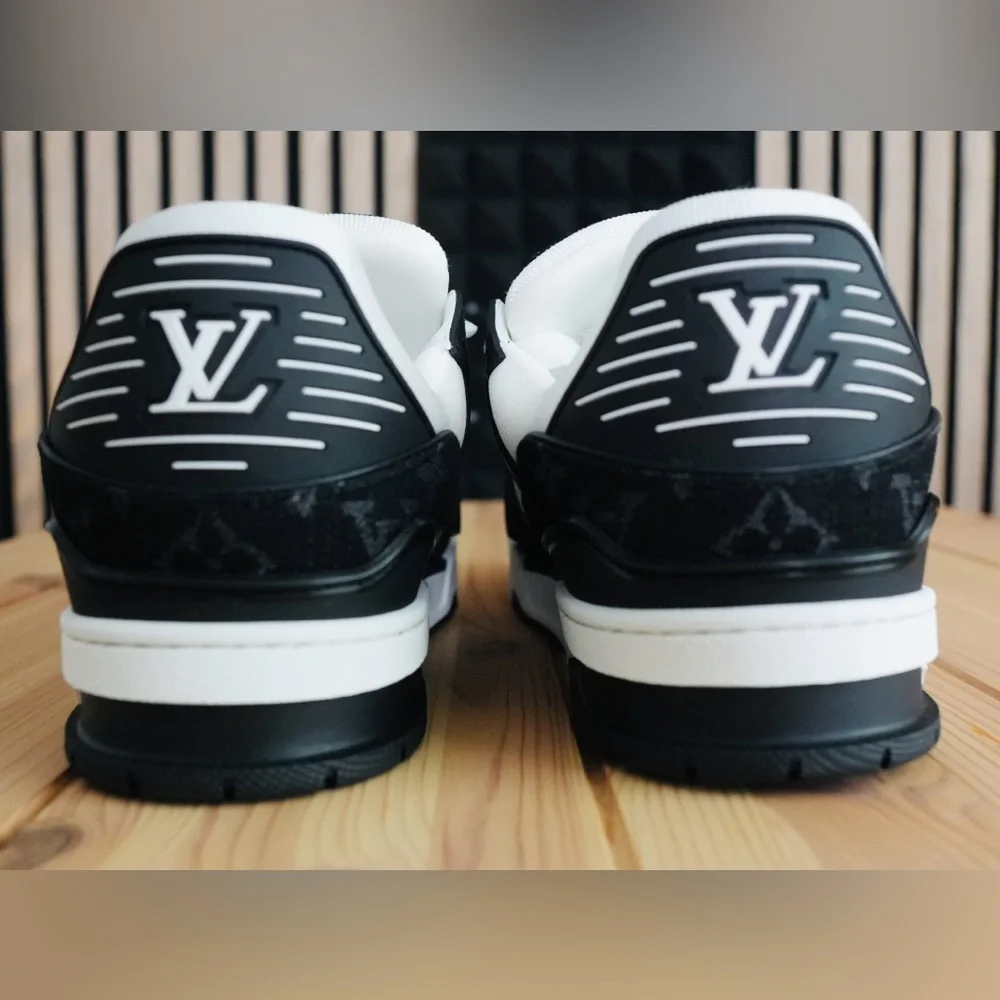 Louis Vuitton Men’s Black and White Trainers - Picture 4 of 7